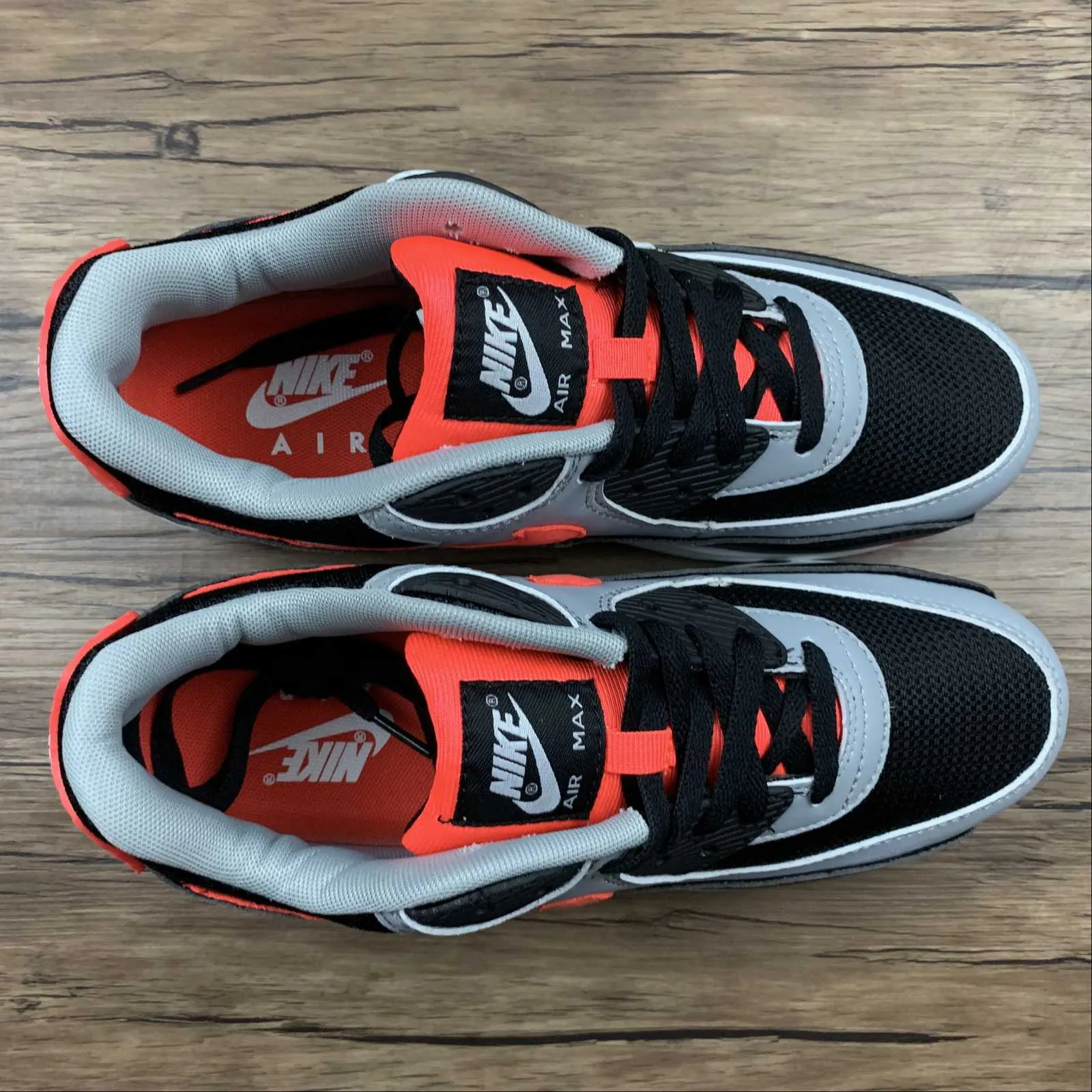 Air Max 90 Black Radiant Red Wolf Grey White CZ4222-001 running with a heart rate monitor