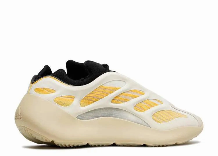 Yeezy 700 V3 Safflower Oversized Tongue Weightless Cushion Technology