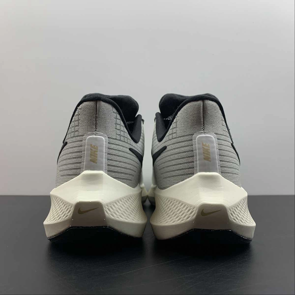 Active Flow Pliable enough to support quick starts and stops Air Zoom Pegasus 39 Phantom Mint Foam Dark Smoke Grey DH4071-004