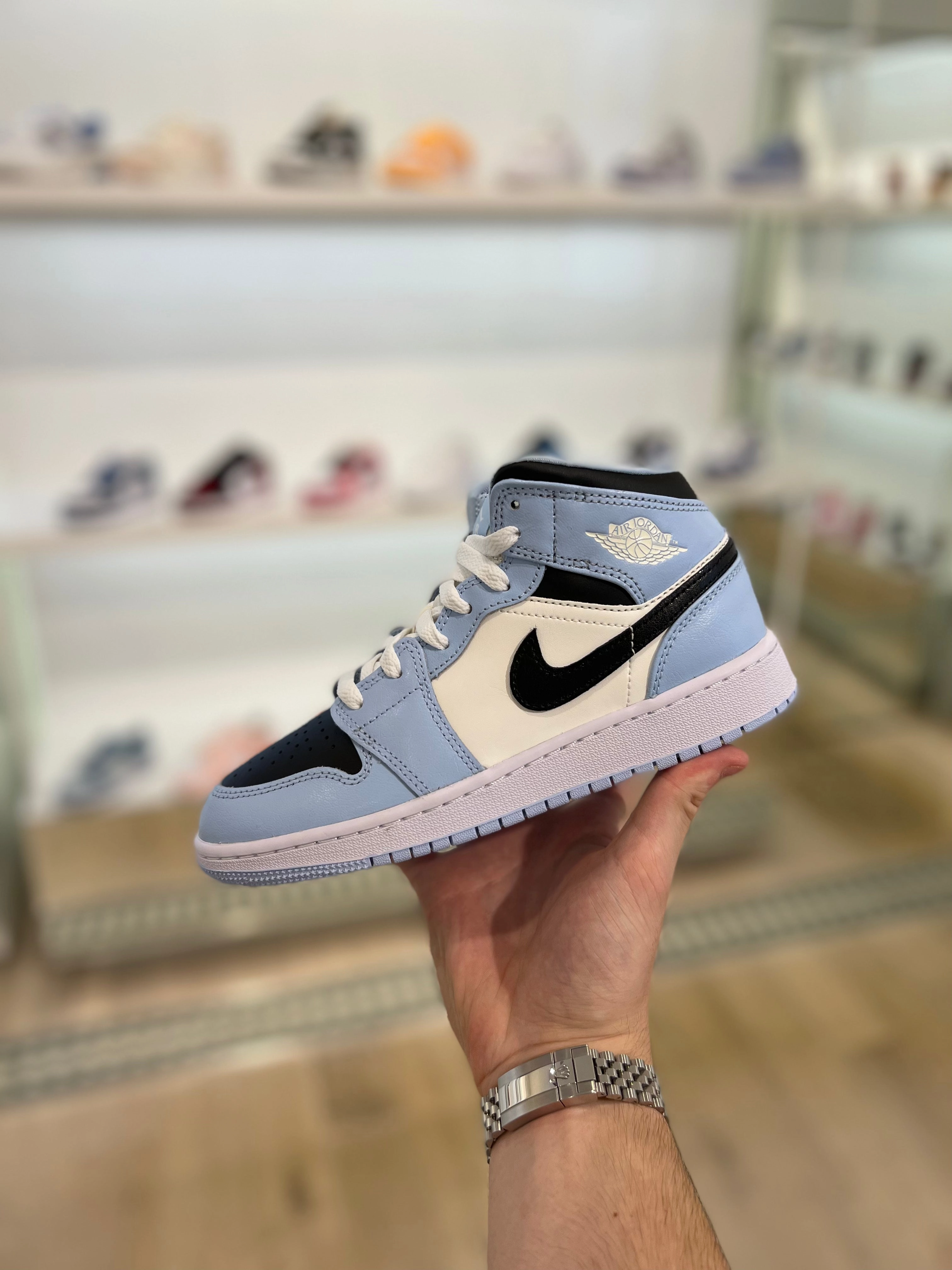Easy Entry Mobility Boost JORDAN 1 MID 'ICE BLUE??