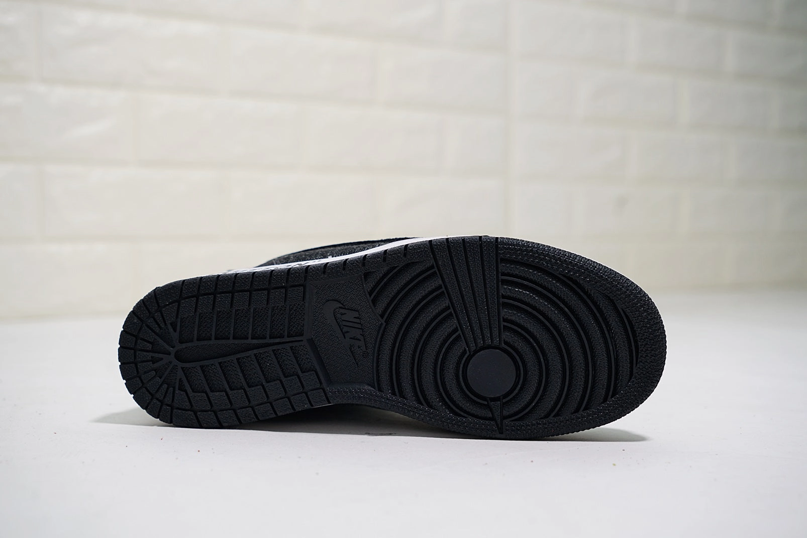 FlatSole Air Jordan 1 High OG NRG OW Louis Vuitton Black Steel Grey Grid AO0818-001