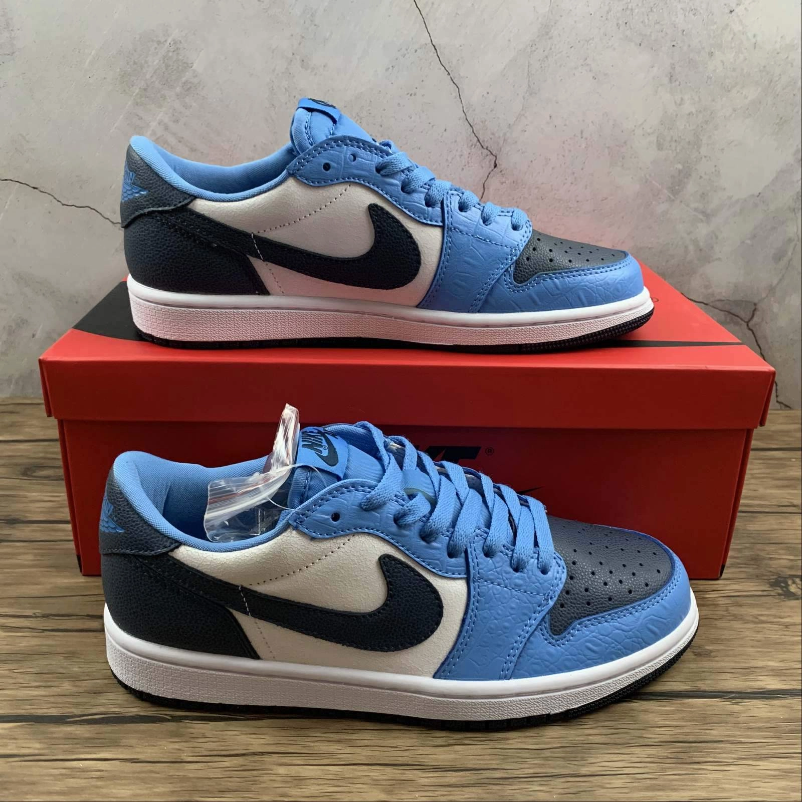 Air Jordan 1 Low Dk Blue CZ0356-200 Walk Lifestyle