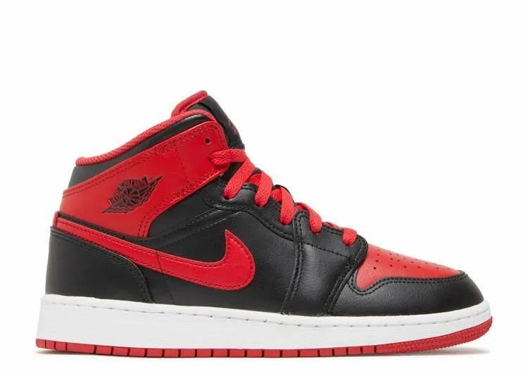 Air Jordan 1 Mid Alternate Bred 2022 (GS) Commuter Life