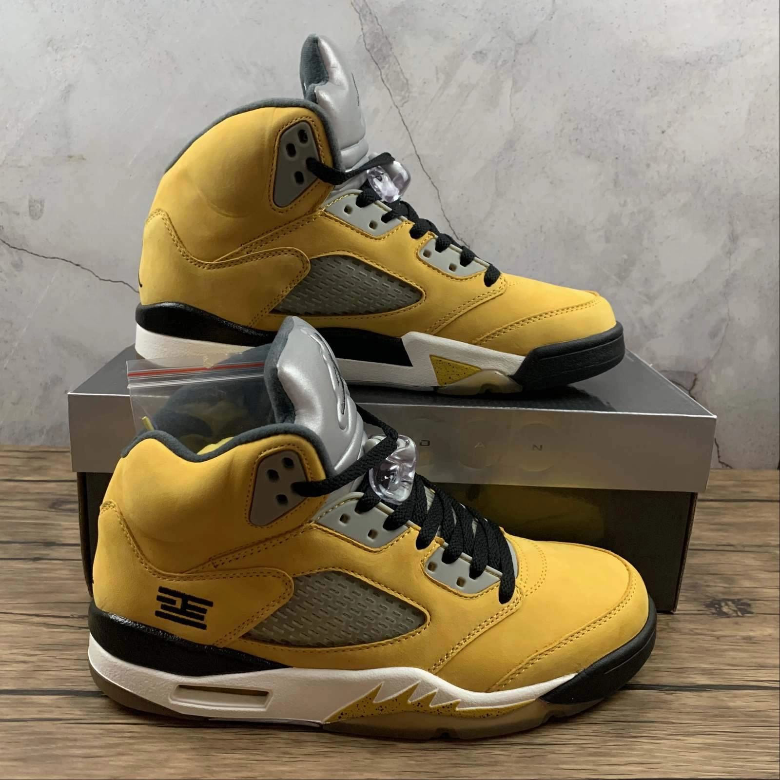 Air Jordan 5 Retro SE Tokio 23 454783-701 Orthotic Compatible Structure