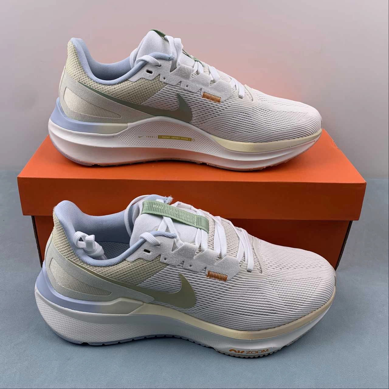 Air Zoom Structure 25 Sail Buff Gold Coconut Milk FV3635-171 Durable soles resist wear from frequent use