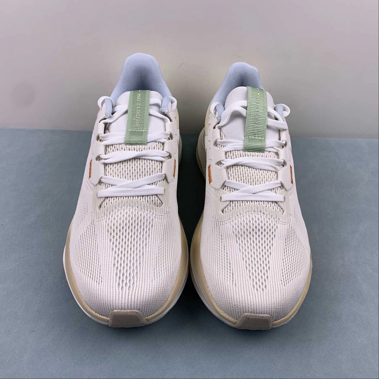 Air Zoom Structure 25 Sail Buff Gold Coconut Milk FV3635-171 Wear resistant Marathon Training