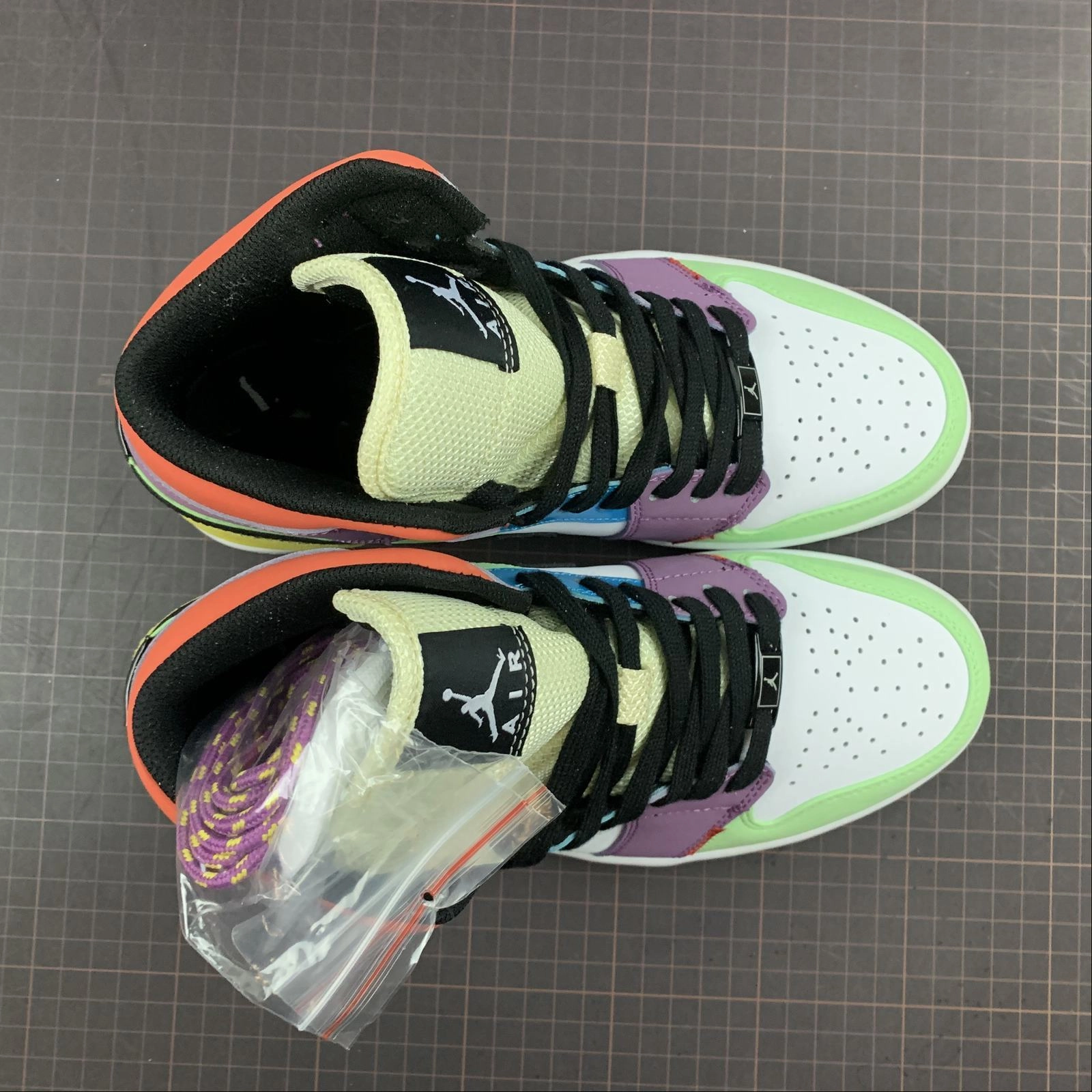 Air Jordan 1 Mid SE White Black-Lightbulb-Team Orange CW1140-100 Weekend Hikes