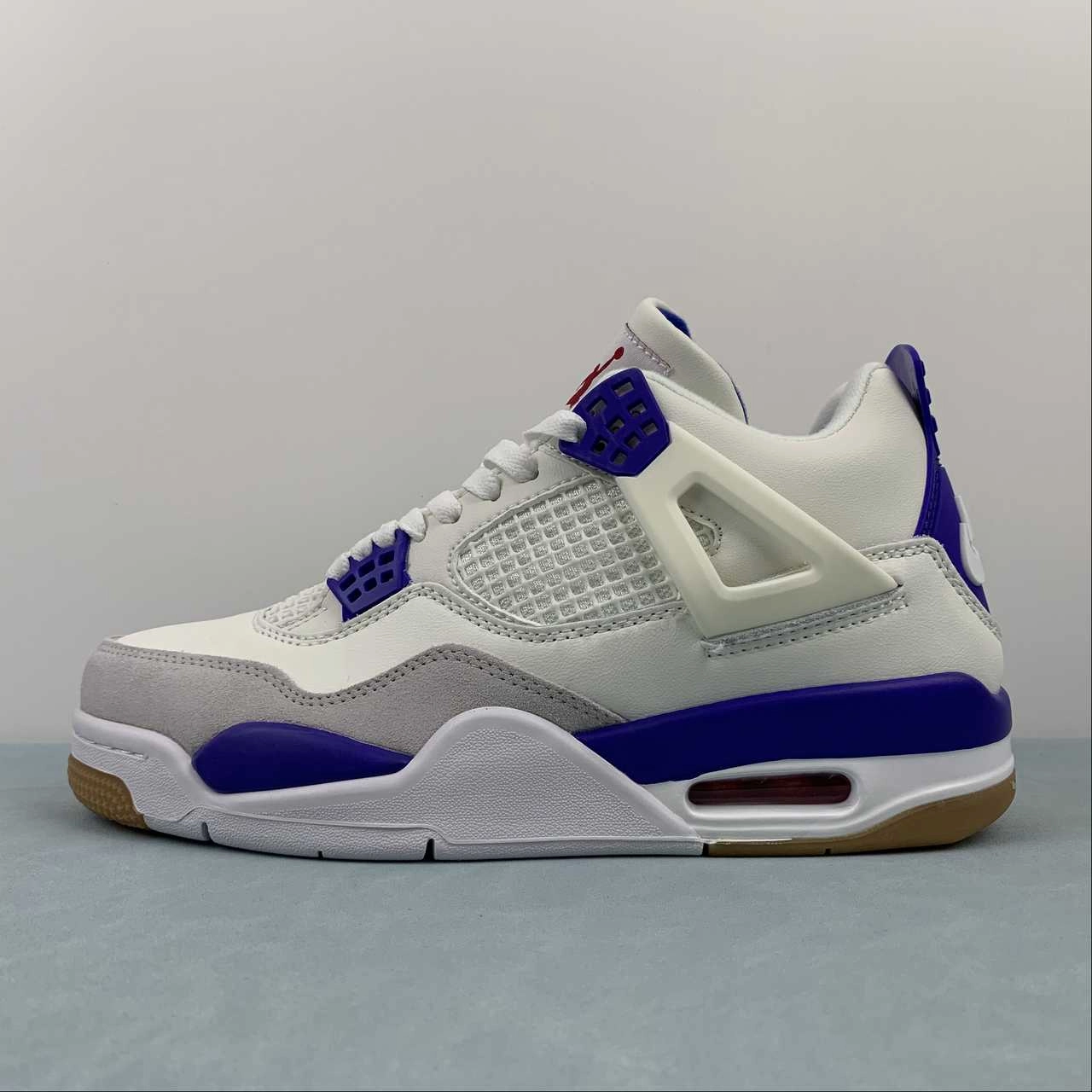 Comfortable Arch Area SB x Air Jordan 4 Retro Sapphire White Royal Blue Gum DR5415-102