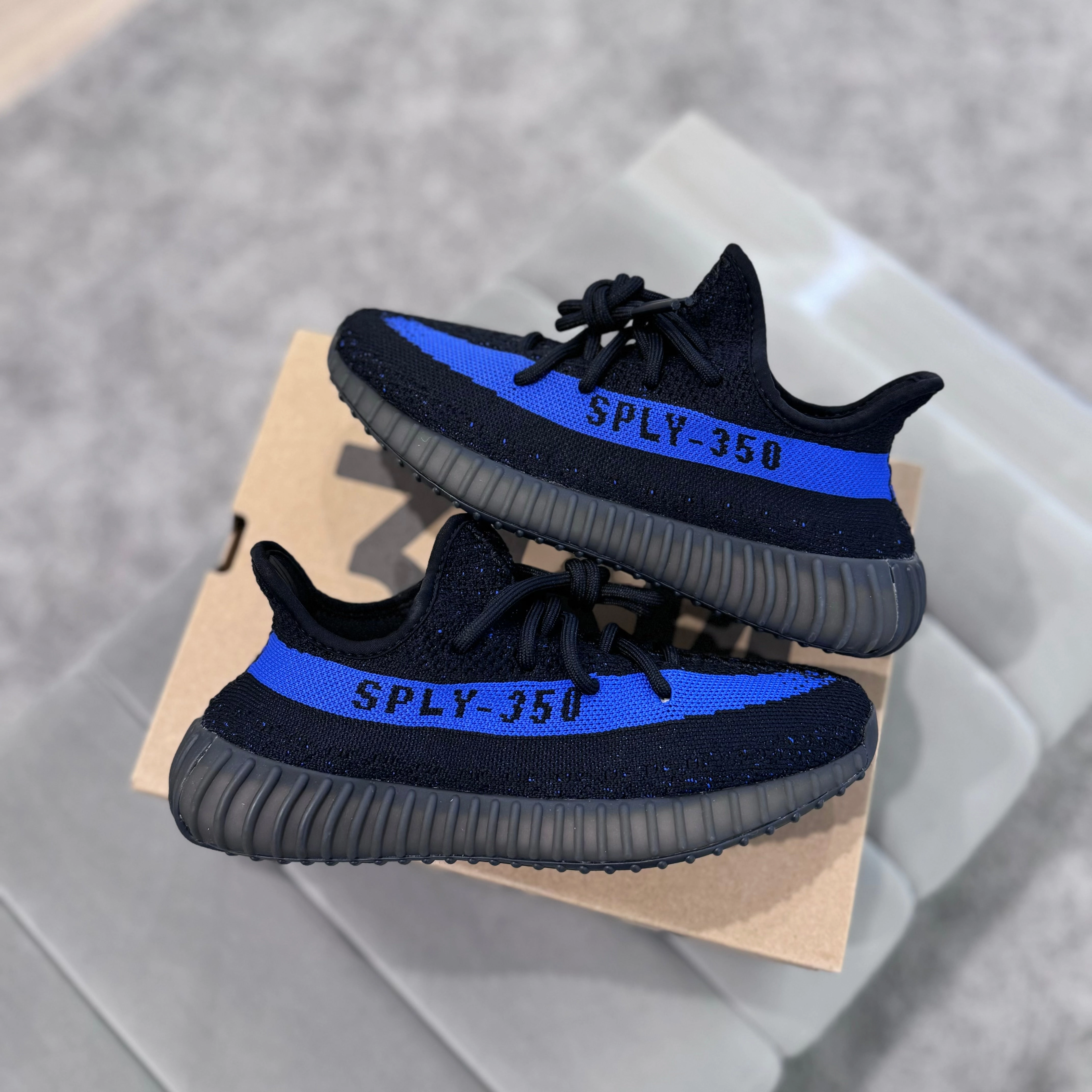 YEEZY 350 V2 'DAZZLING BLUE' Soft Layers Memory   foam