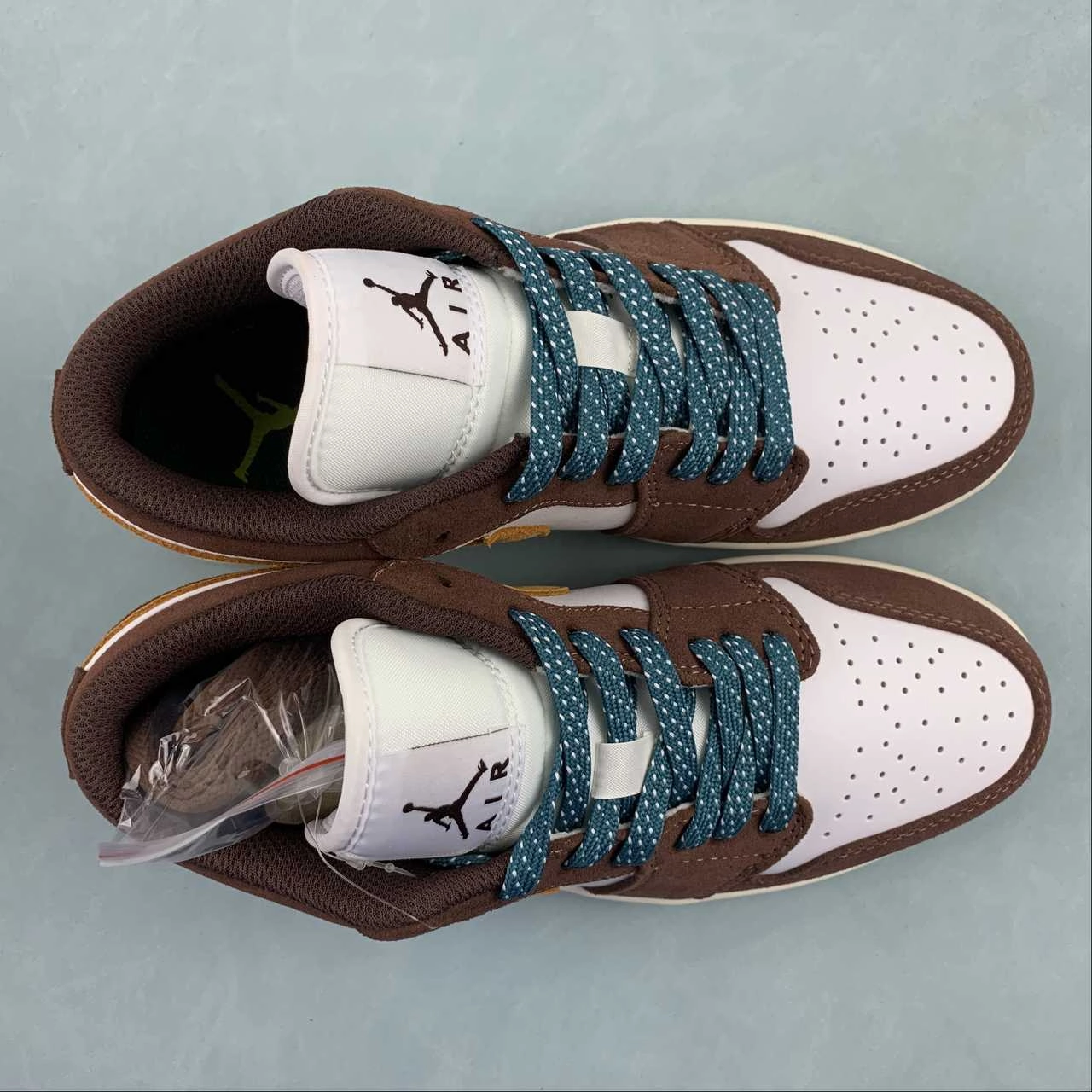 Air Jordan 1 Low Cacao Wow Twine Sail Geode Teal Luminous Green FB2216-200 Shock Vibe Structured sole