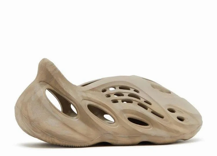 Yeezy Foam RNNR Stone Sage Breath Panel
