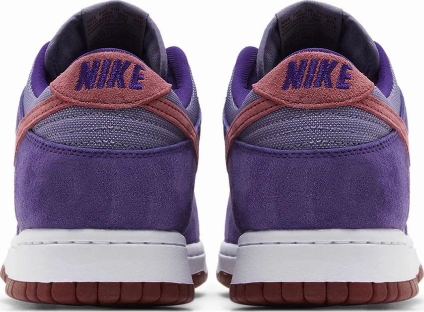 Nike Dunk Low Plum Foot alignment