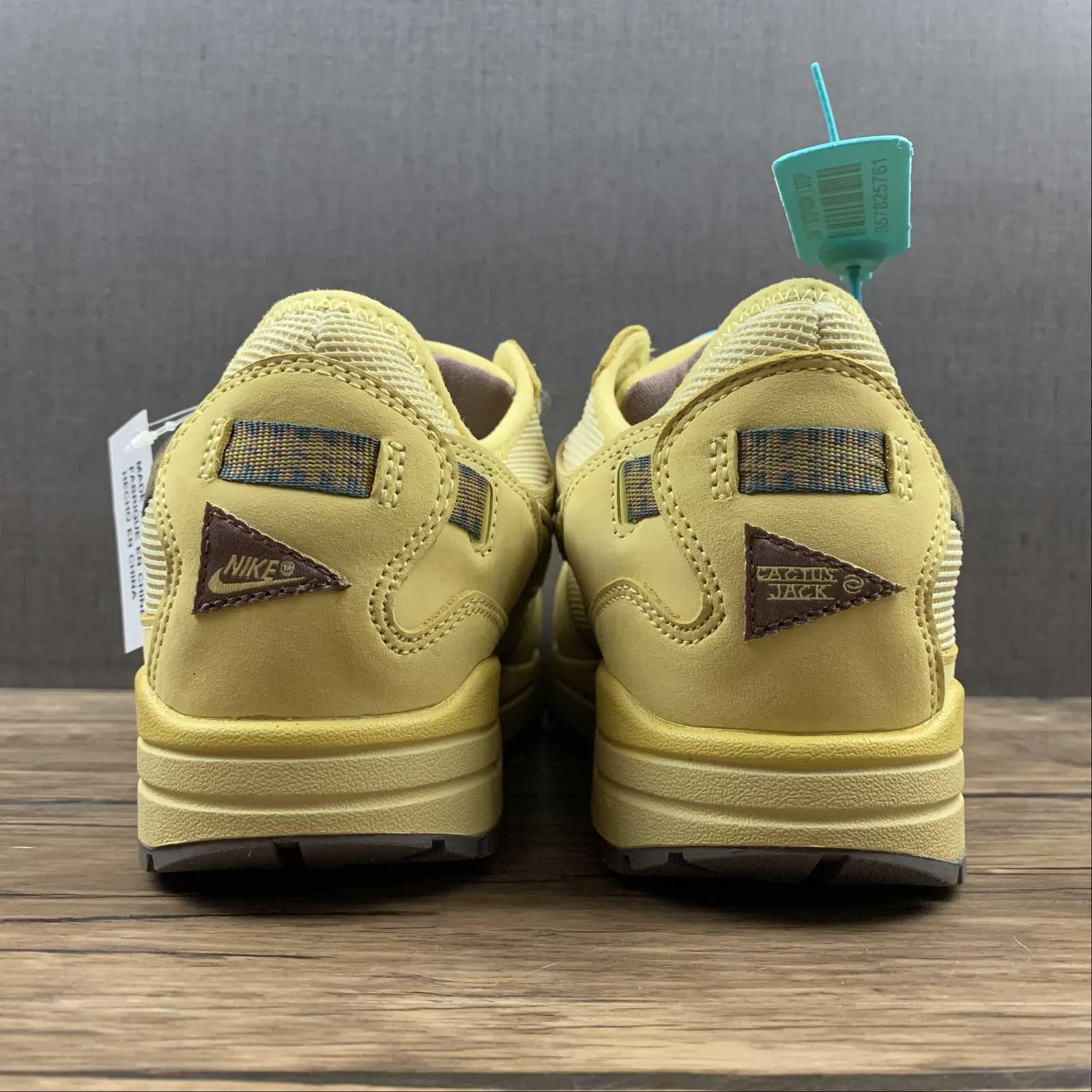 Travis Scott x Air Max 1 Wheat Cactus Jack Saturn Gold DO9392-700 quick dry