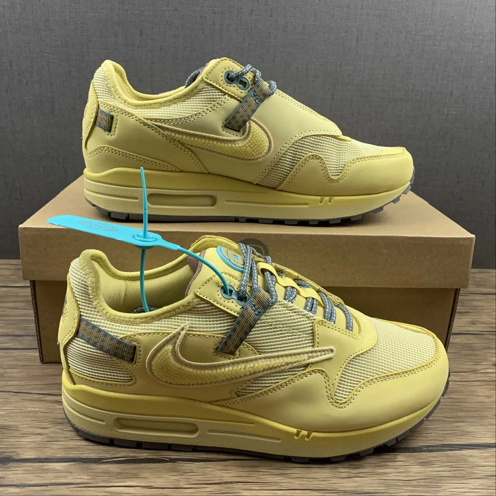tread depth Travis Scott x Air Max 1 Wheat Cactus Jack Saturn Gold DO9392-700