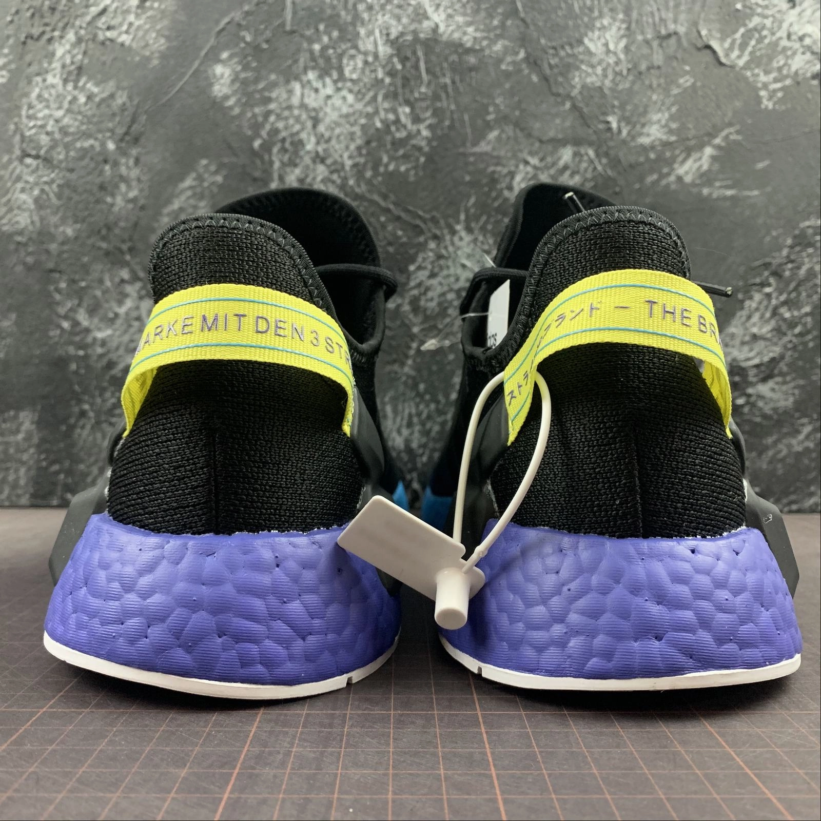 Adidas NMD R1 V2 Black Carbon Shock Yellow anti - odor running shoes Antibacterial