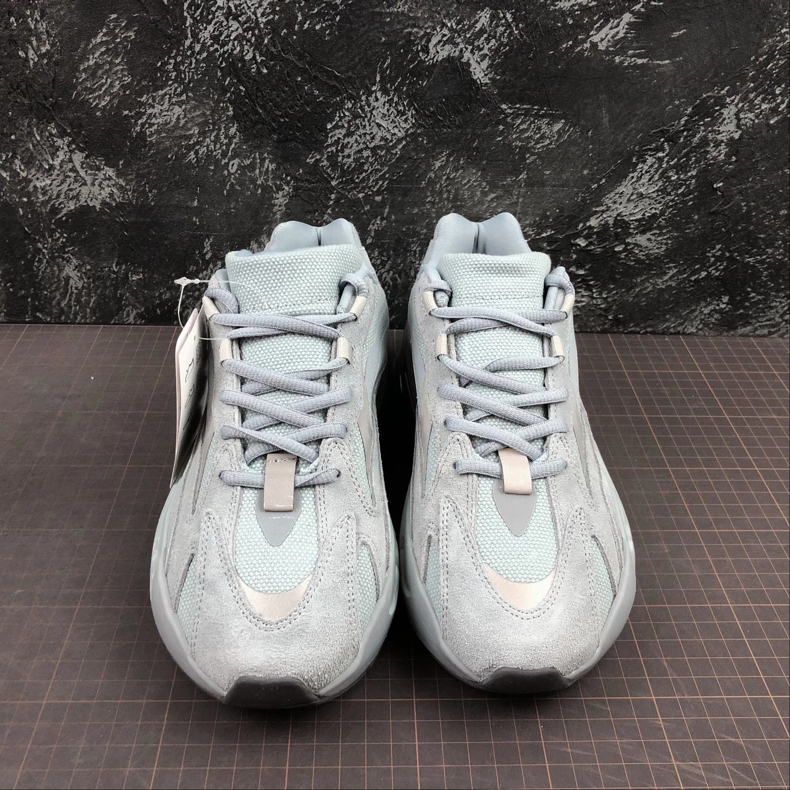 unpadded - feature shoes wind - resistant running shoes Adidas Yeezy Boost 700 V2 Hosblu FV8424