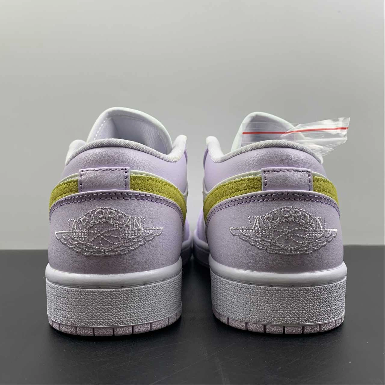 Air Jordan 1 Low Barely Grape White Lemon Wash DC0774-501 Low Cushion Textured Tread