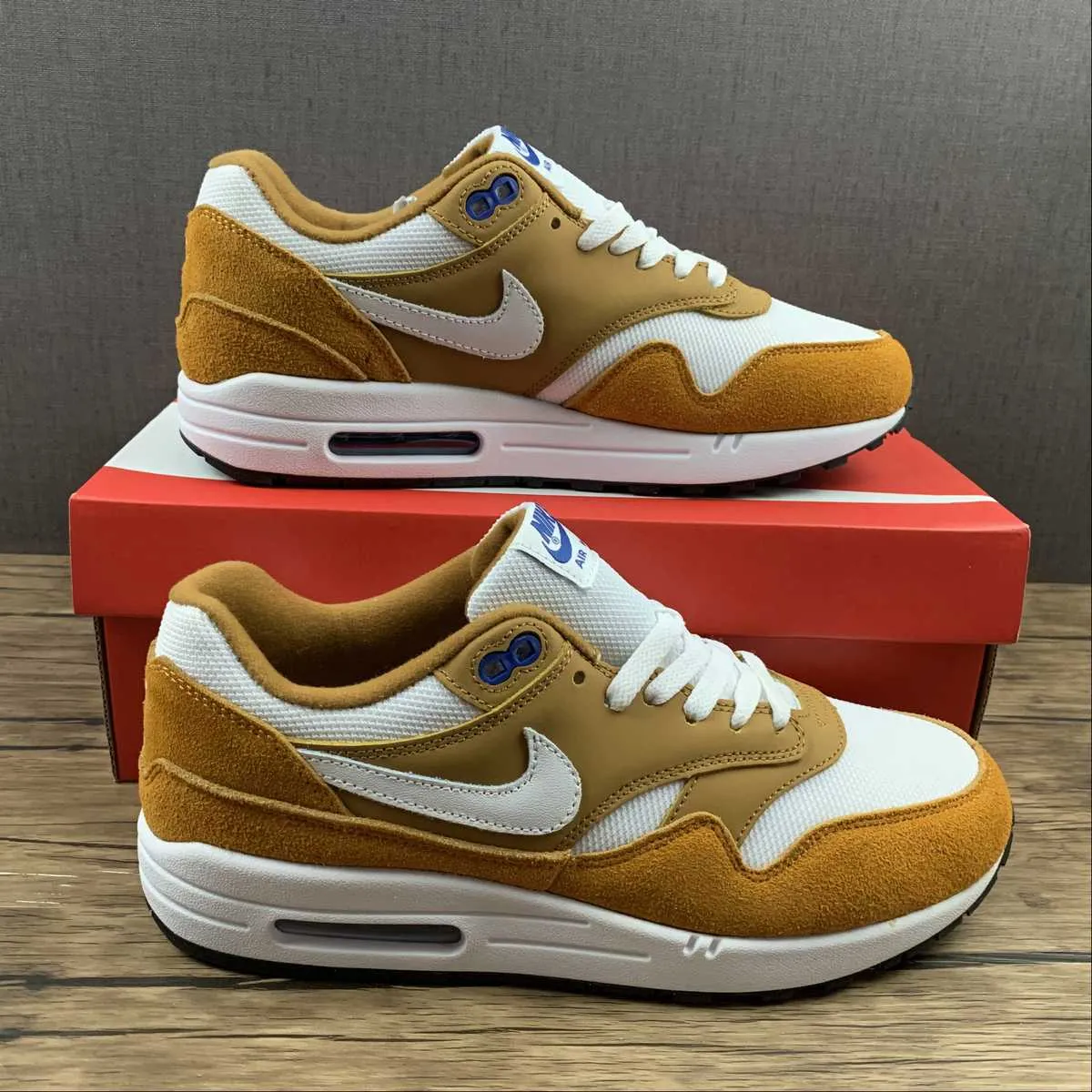 Air Max 1 Premium Retro Curry Dark True White Curry 908366-700 entertainment - event running gear