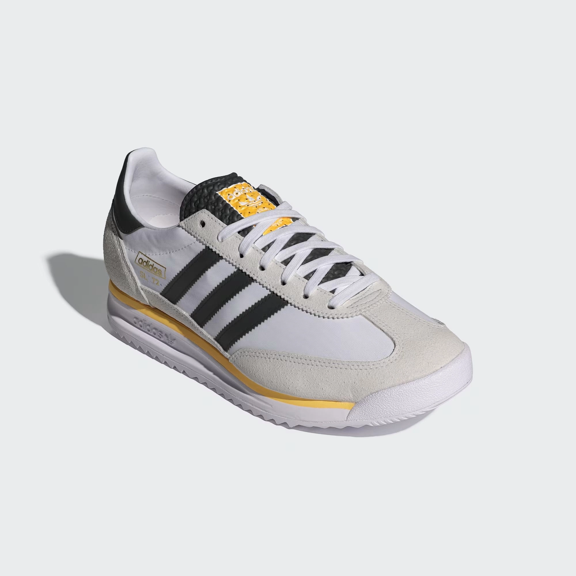 running in an underpass area shoes elastic - band running shoes Adidas SL 72 RS Cloud White Core Black Spark IH4823