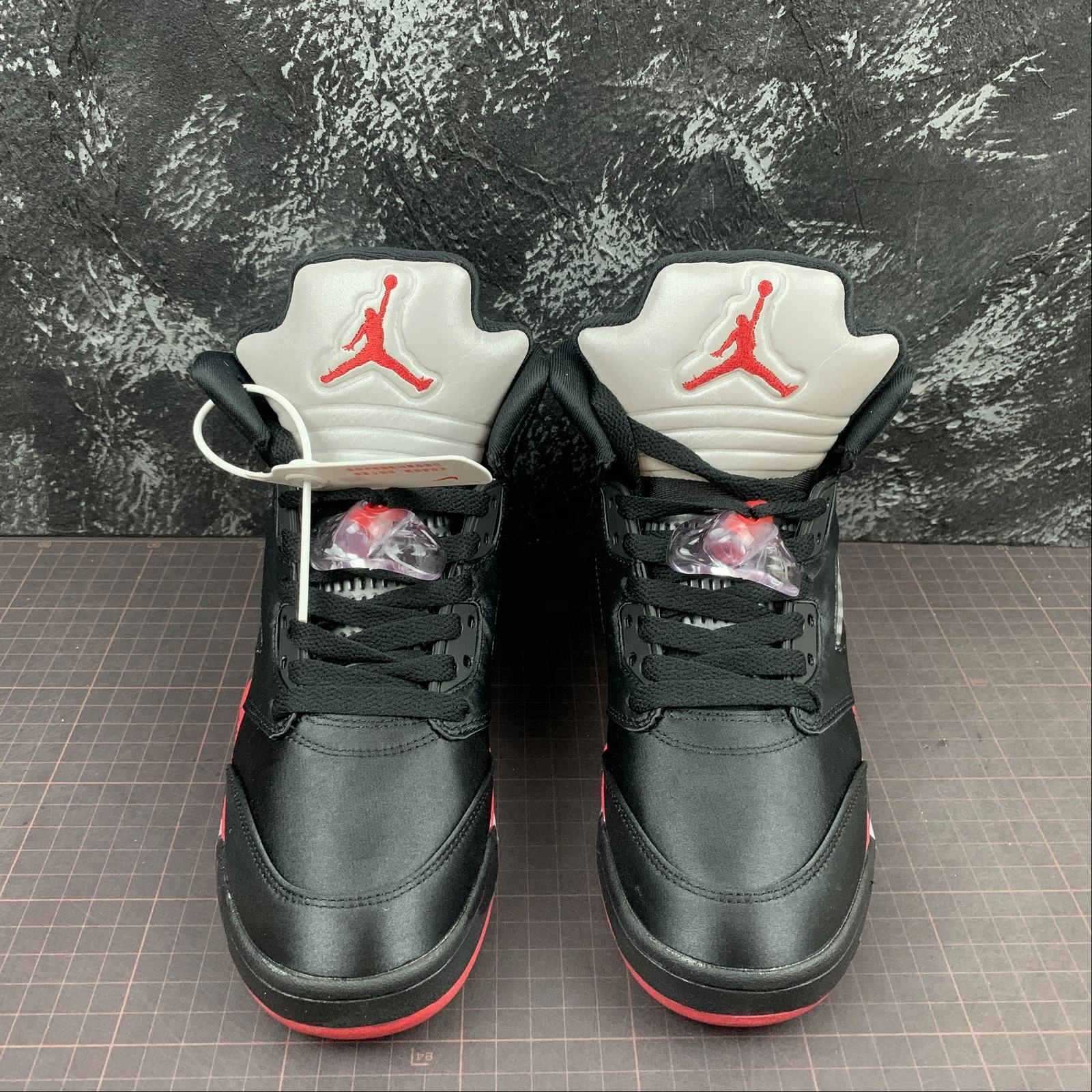 Unibody Upper Construction EVA Composite Cushion Air Jordan 5 Retro Black University Red 136027-006