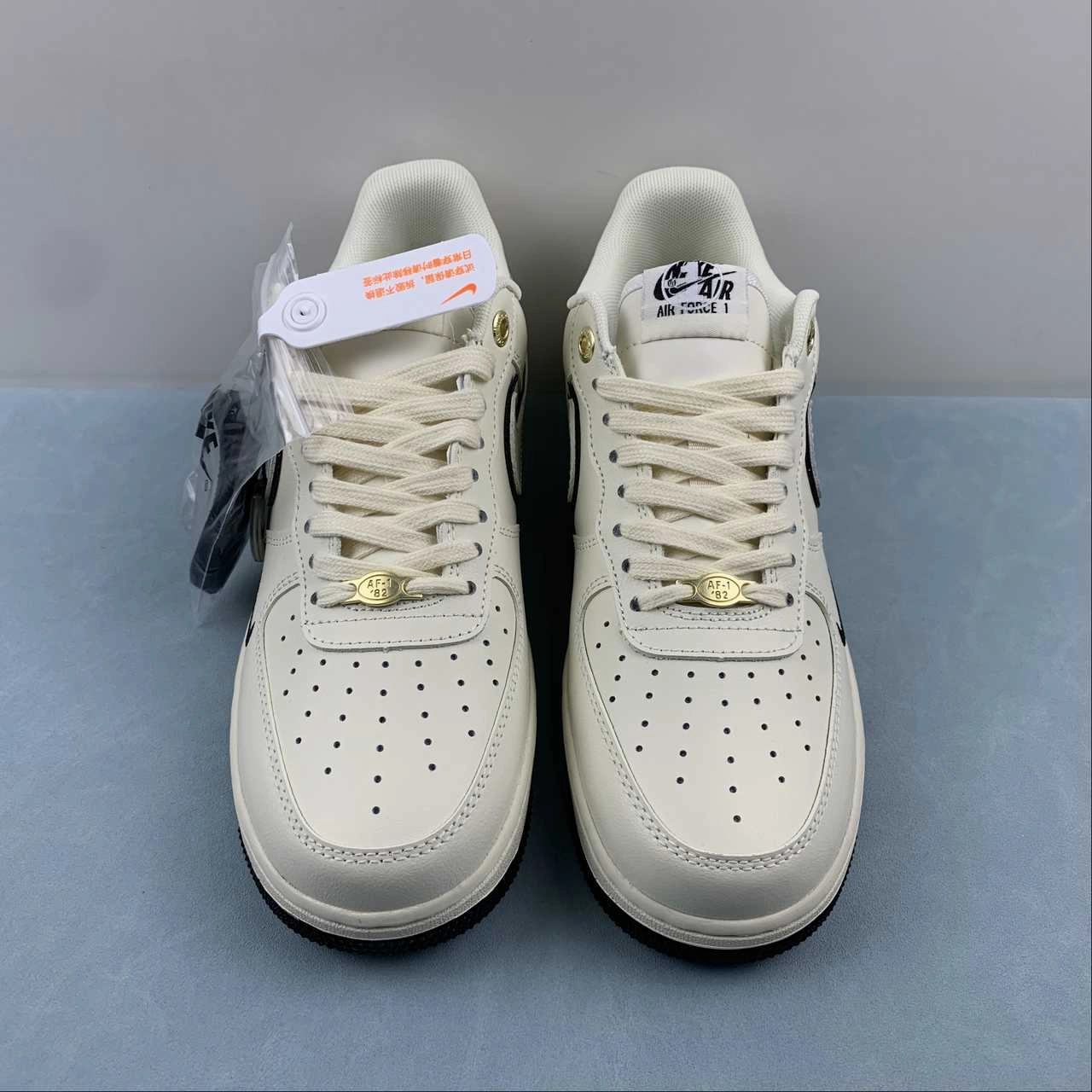 Ergonomic Fit Move Around Air Force 1 07 Low Cream Black Metallic Gold DQ7658-108