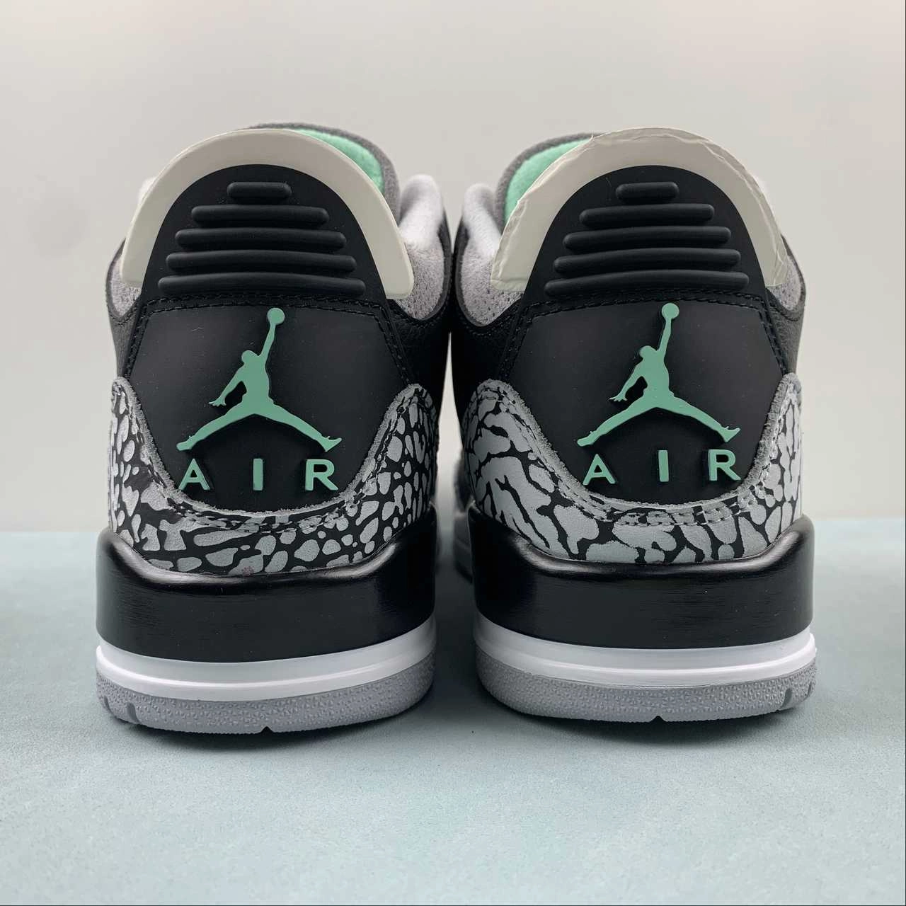 Air Jordan 3 Retro Bright Green Wolf Gray Black White CT8532-031 Daily Wear Dog Run