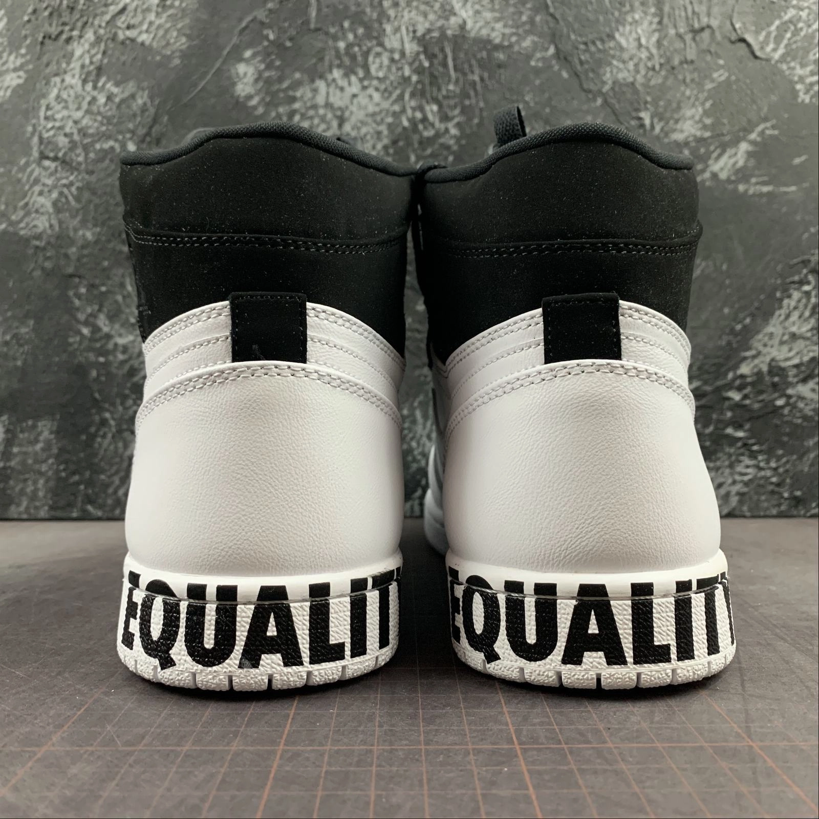 Stretch tongue Elastic Sides Air Jordan 1 Retro HI Equality AQ7474-001