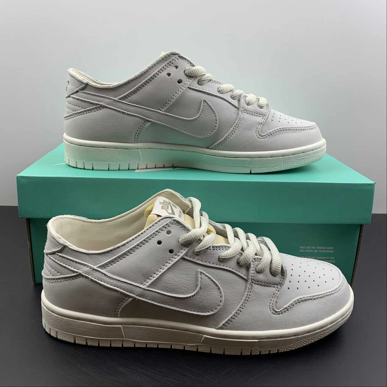 SB Zoom Dunk Low Pro Decon Decon Light Bone AA4275-001 Adaptive Lace Tension