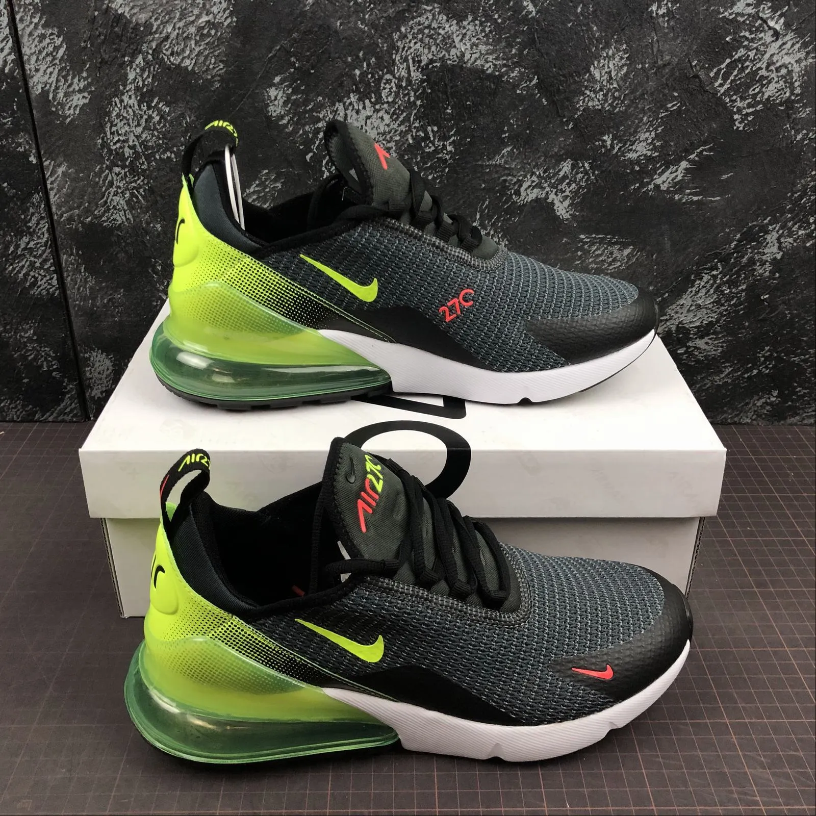 Air Max 270 Anthracite Volt-Black AQ9164-005 Comfortable Running kids' shoe look