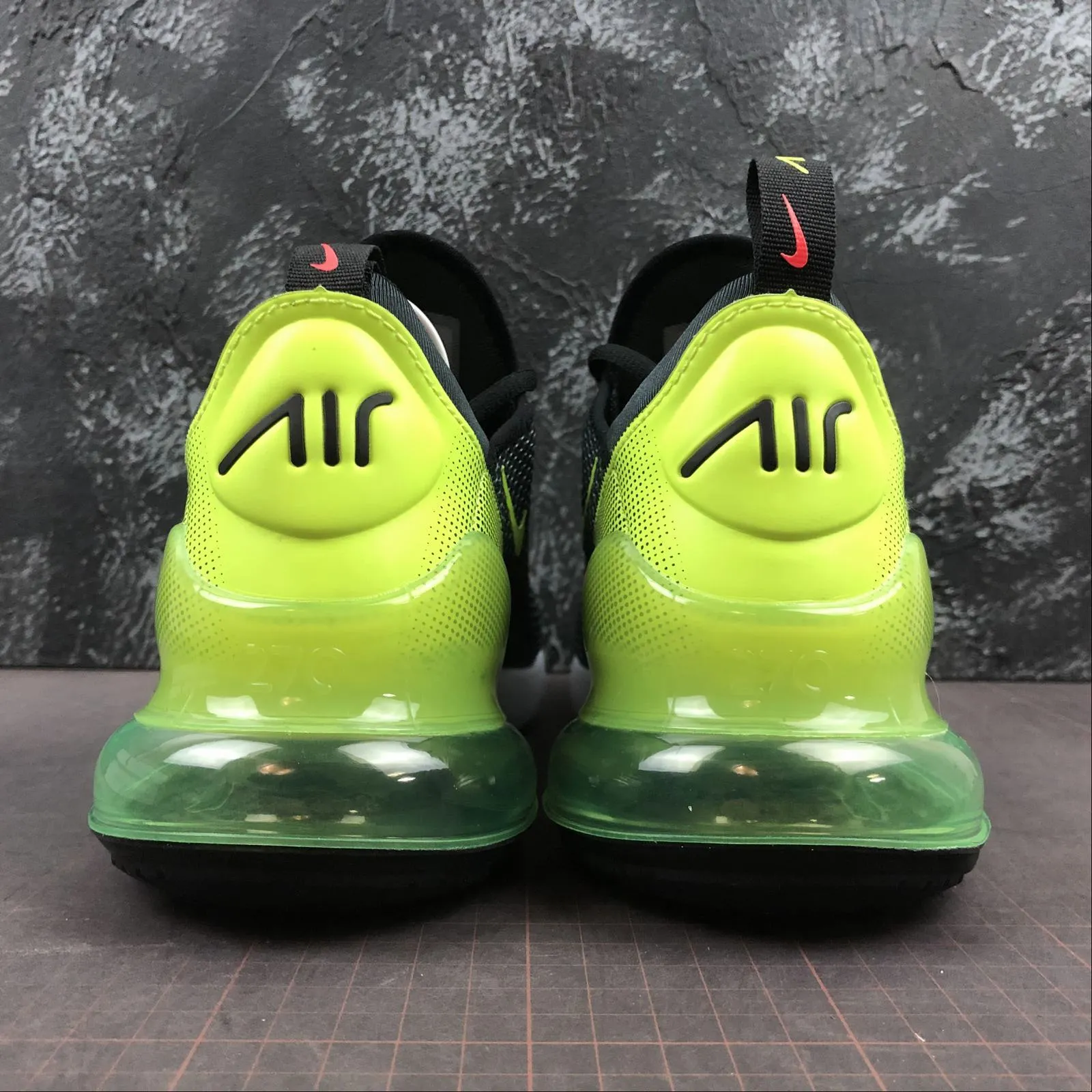 proper fit continuous - running shoes Air Max 270 Anthracite Volt-Black AQ9164-005