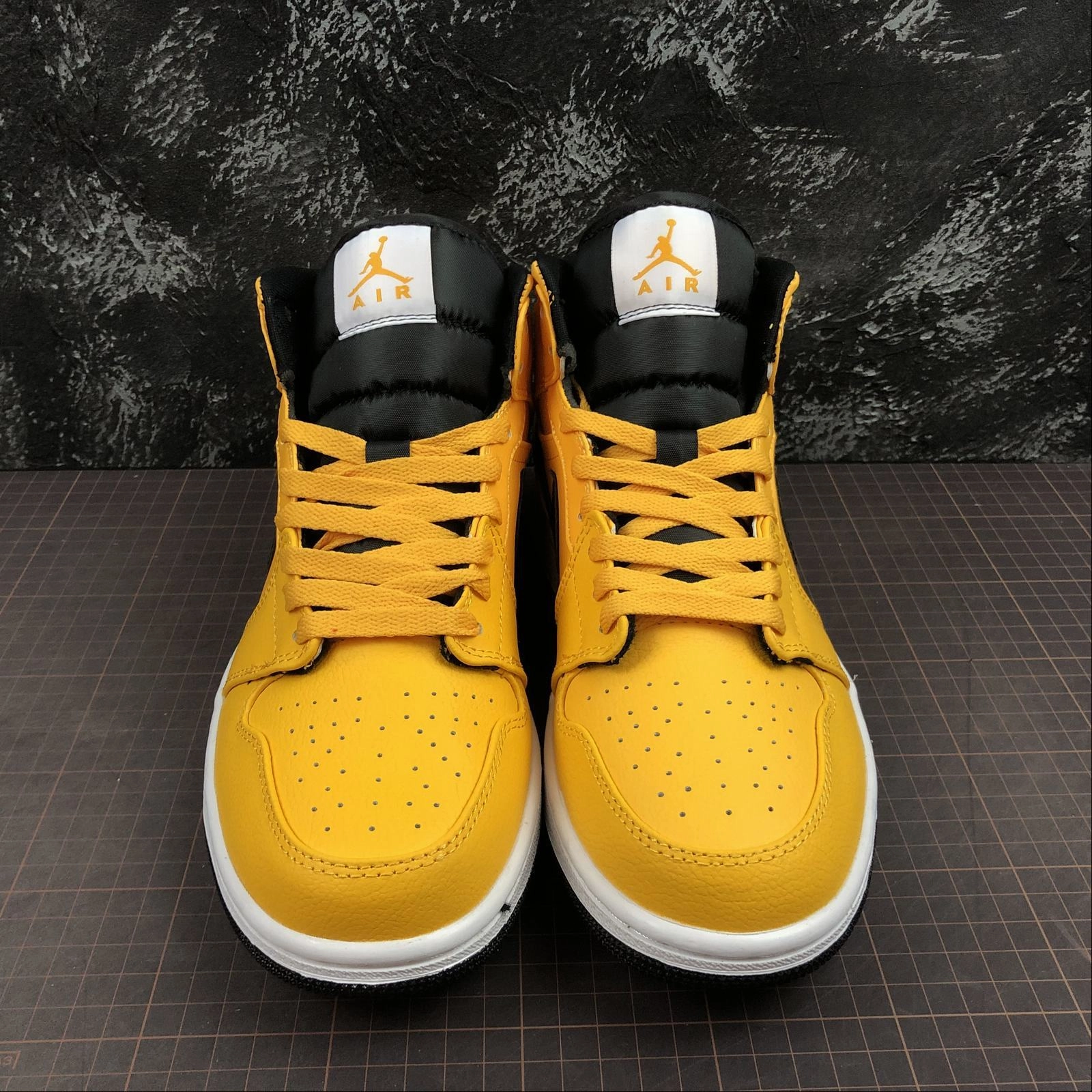 Footbed Contouring BreathableMesh Air Jordan 1 Mid University Gold Black White 554724-700