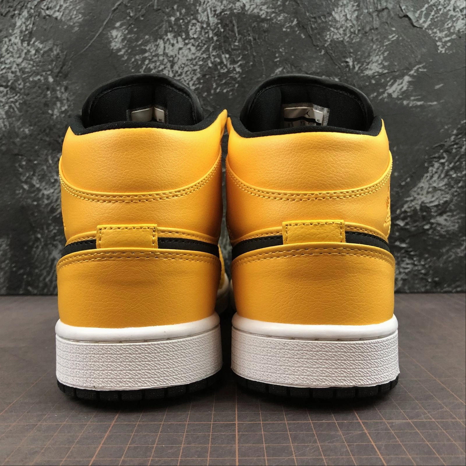 Air Jordan 1 Mid University Gold Black White 554724-700 Bounce Back Seamless Upper Engineering