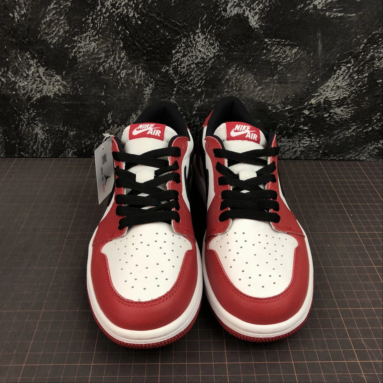 Durable Lacing System Air Jordan 1 Retro Low OG Varisity Red Black White 705329 600