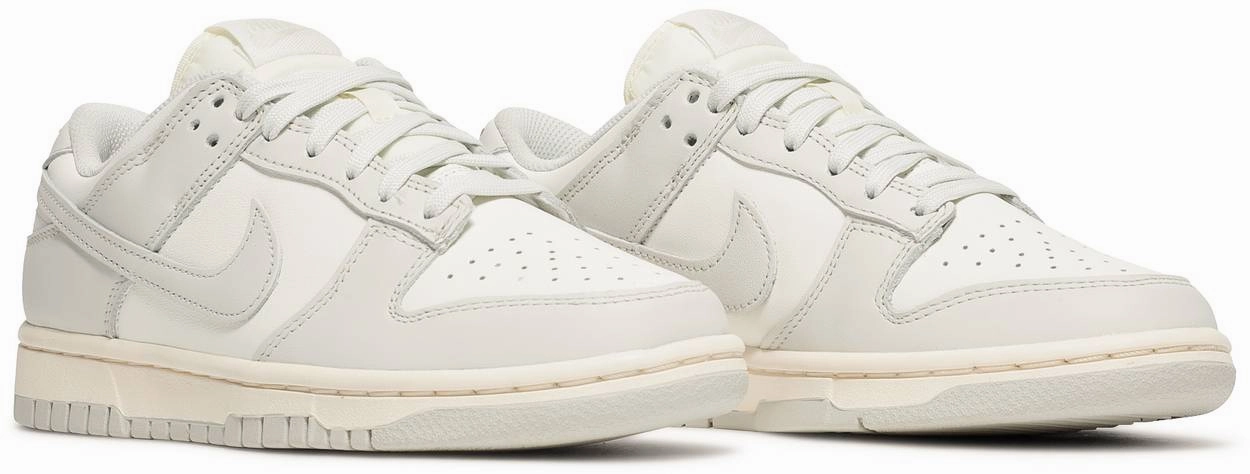 Nike Dunk Low Sail Light Bone W Ergonomic Heel Counters Urban Performance