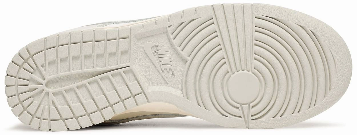 Minimalist Styling Nike Dunk Low Sail Light Bone W
