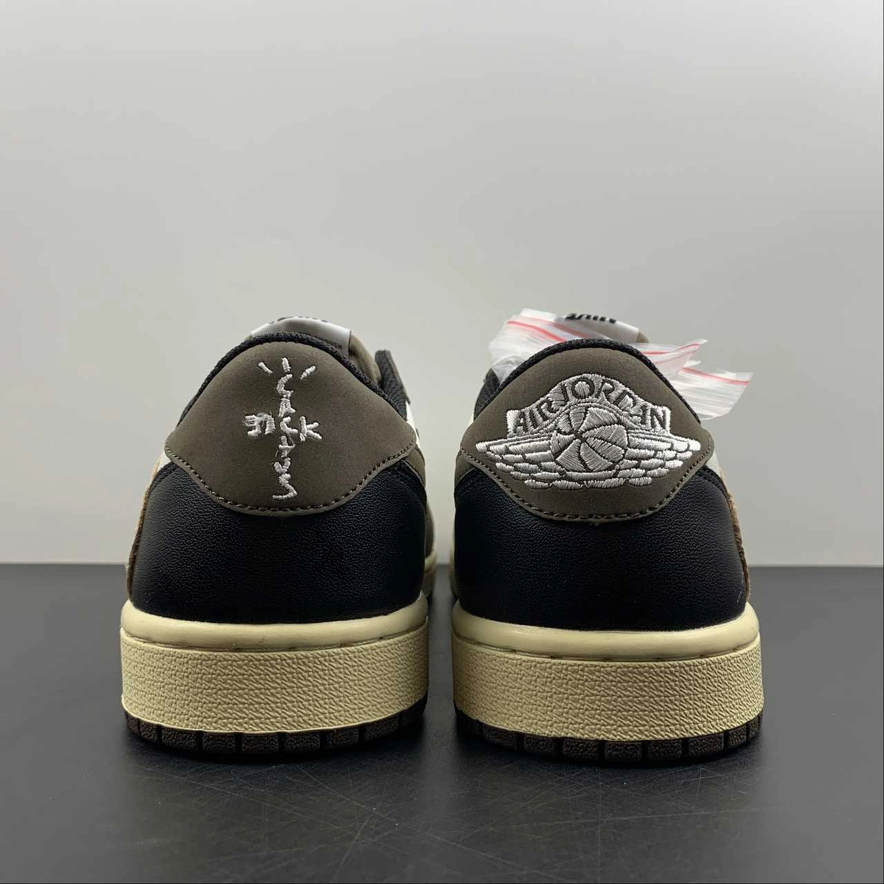 Advanced Traction Pattern Air Jordan 1 Retro Low OG SP ??Travis Scott?? Black Brown Barb DM7866-851