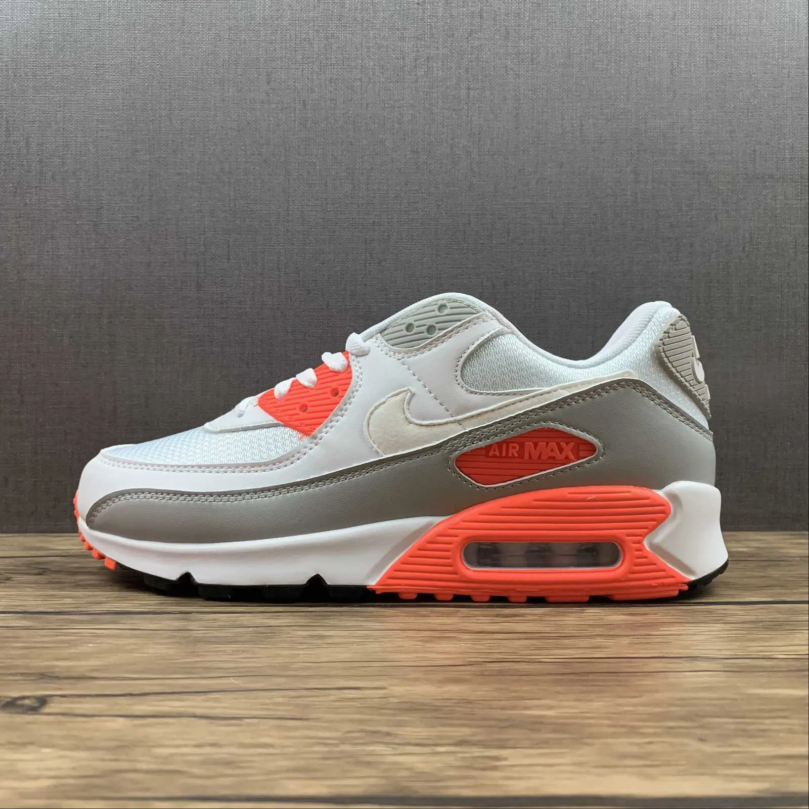 Air Max 90 White White-Hyper Orange CT4352-103 running in narrow tracks shoes