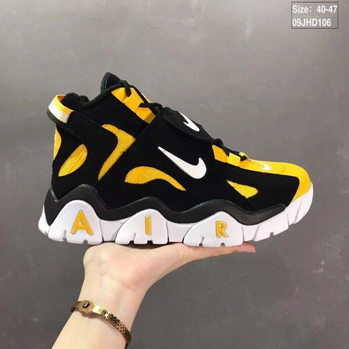 running with a maximalist style Air Barrage Mid QS Bright Yellow Black White CD9329-002