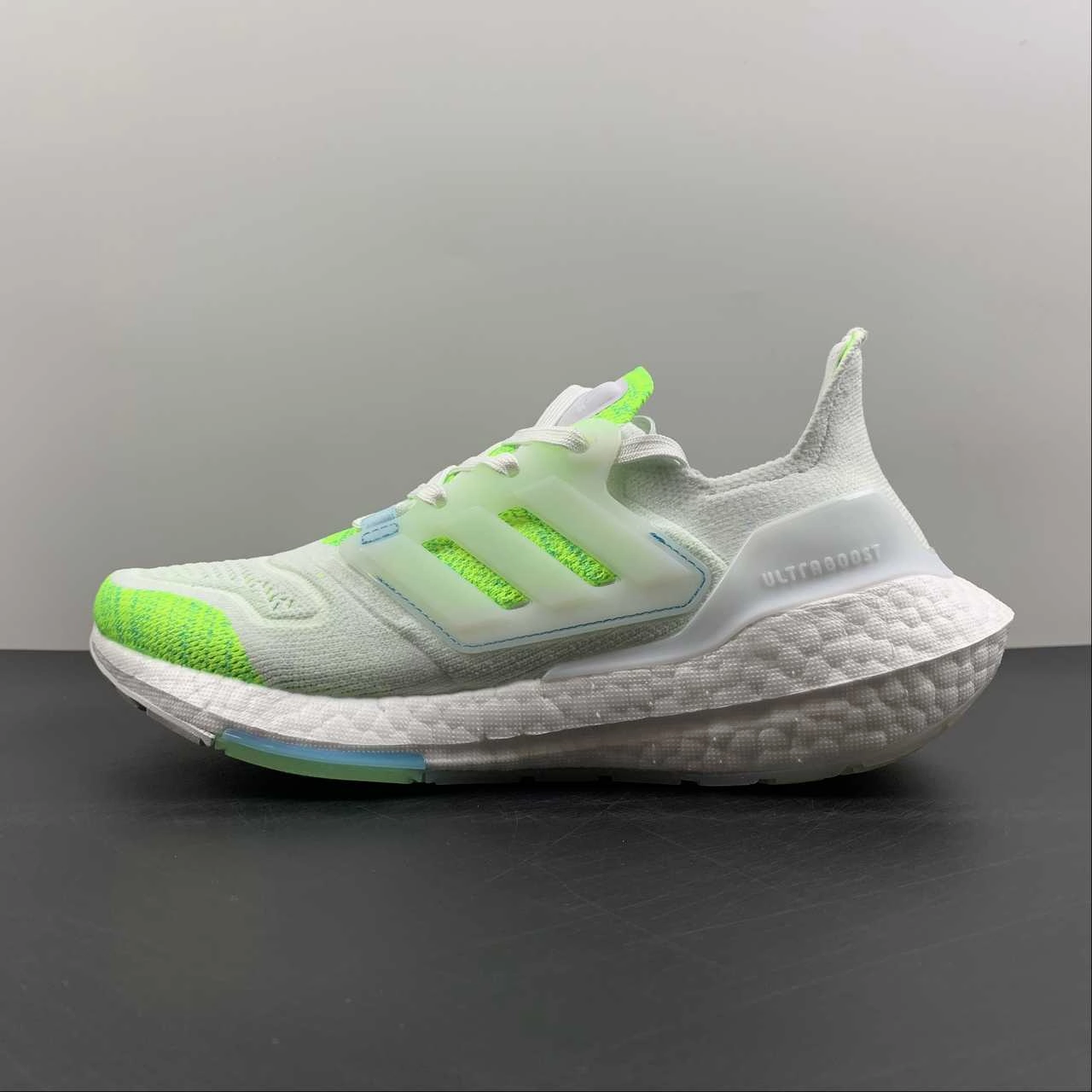 Adidas UltraBoost 22 White Fluorescent Green GX5926 Shock Comfort