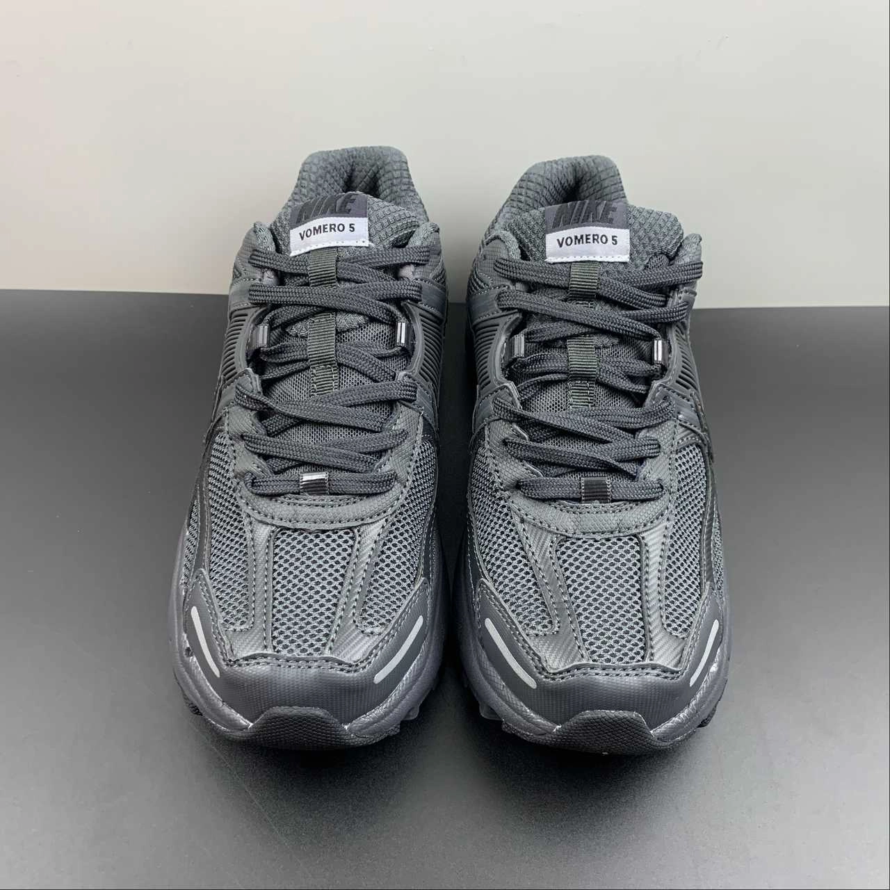 Sole flexibility supports diverse movement patterns Zoom Vomero 5 SP Anthracite Anthracite Black BV1358-002