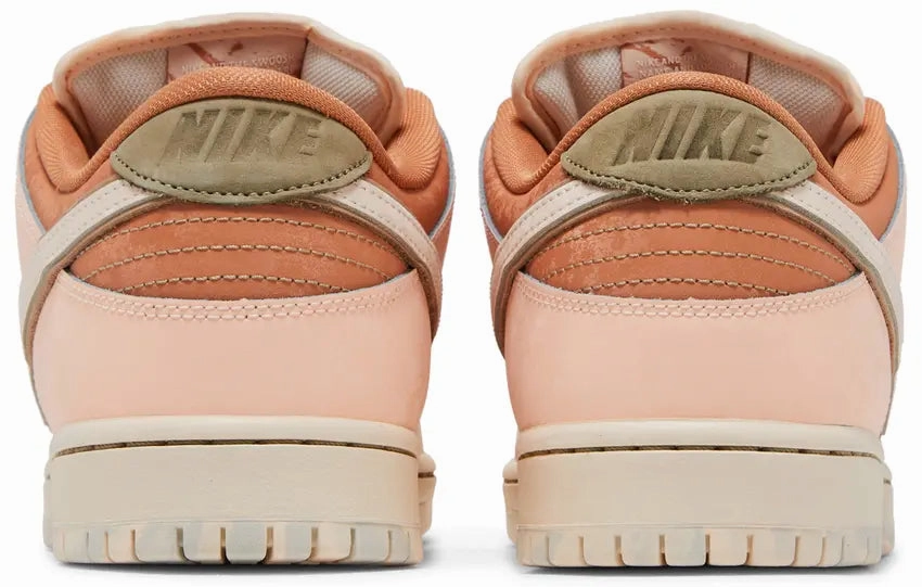 Nike Dunk Low SB Trocadro Gardens Bold materials Gym Essential