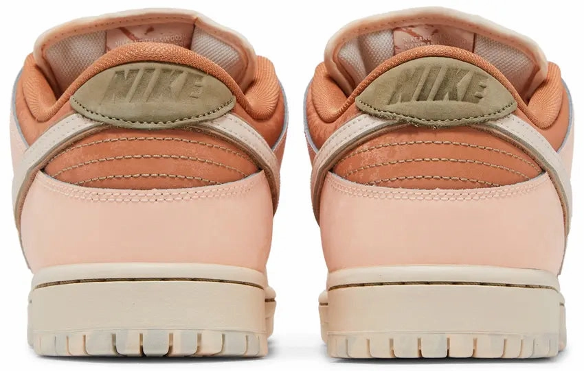 LightweightDesign Nike Dunk Low SB Trocadro Gardens