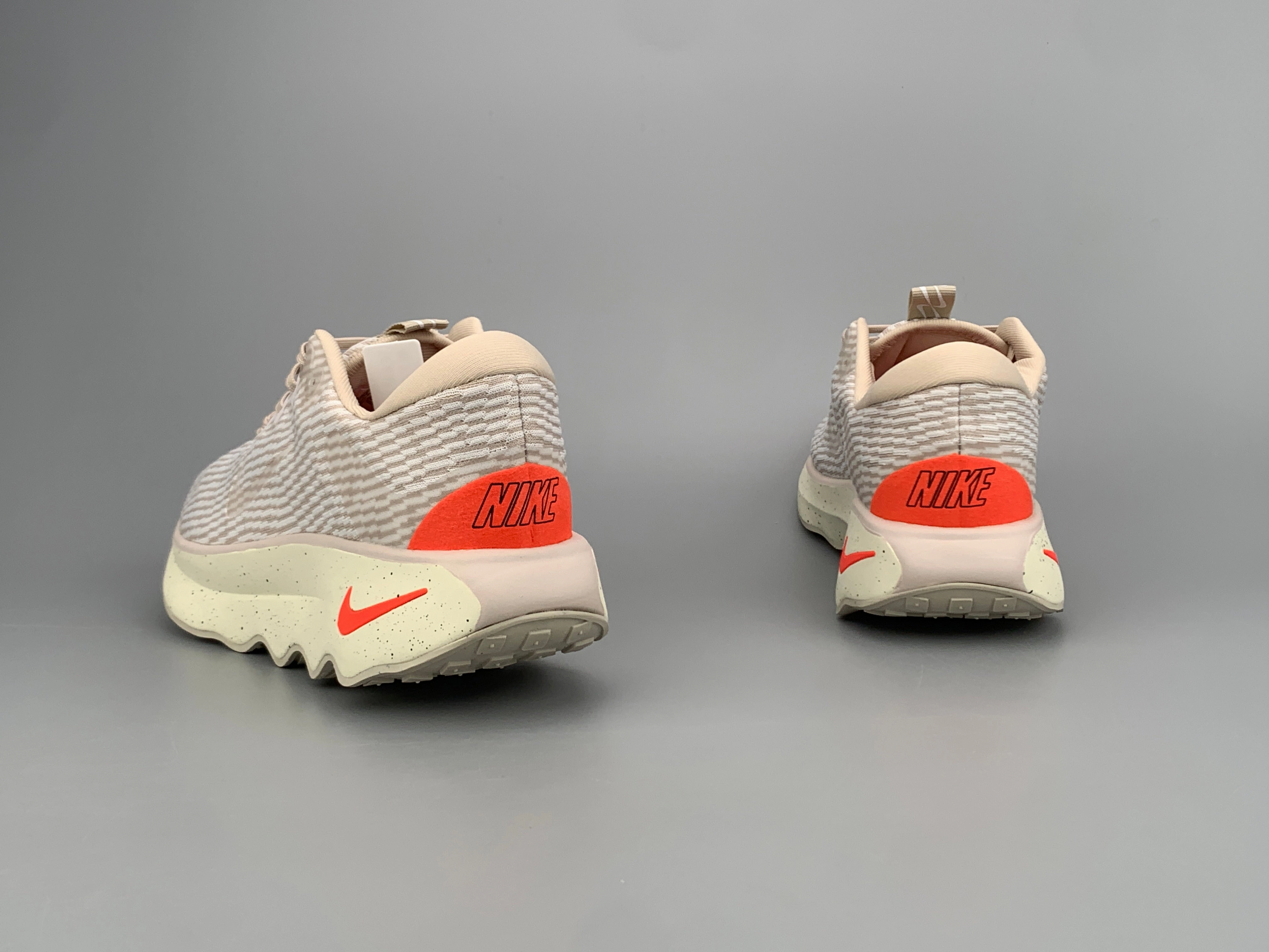 multi - surface running shoes Nike Motiva Light Orewood Brown Sail White Bright Crimson DV1237-100