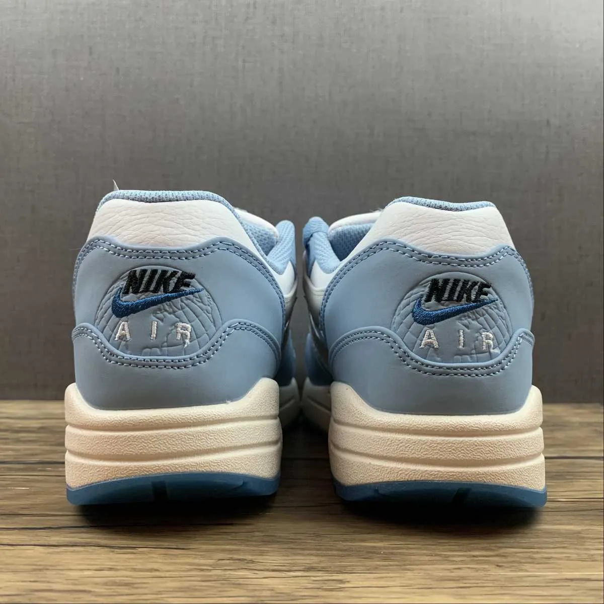 Air Max 1 Blueprint White Dark Navy Blue Milk Blue DR0448-100 Foot Impact youth use