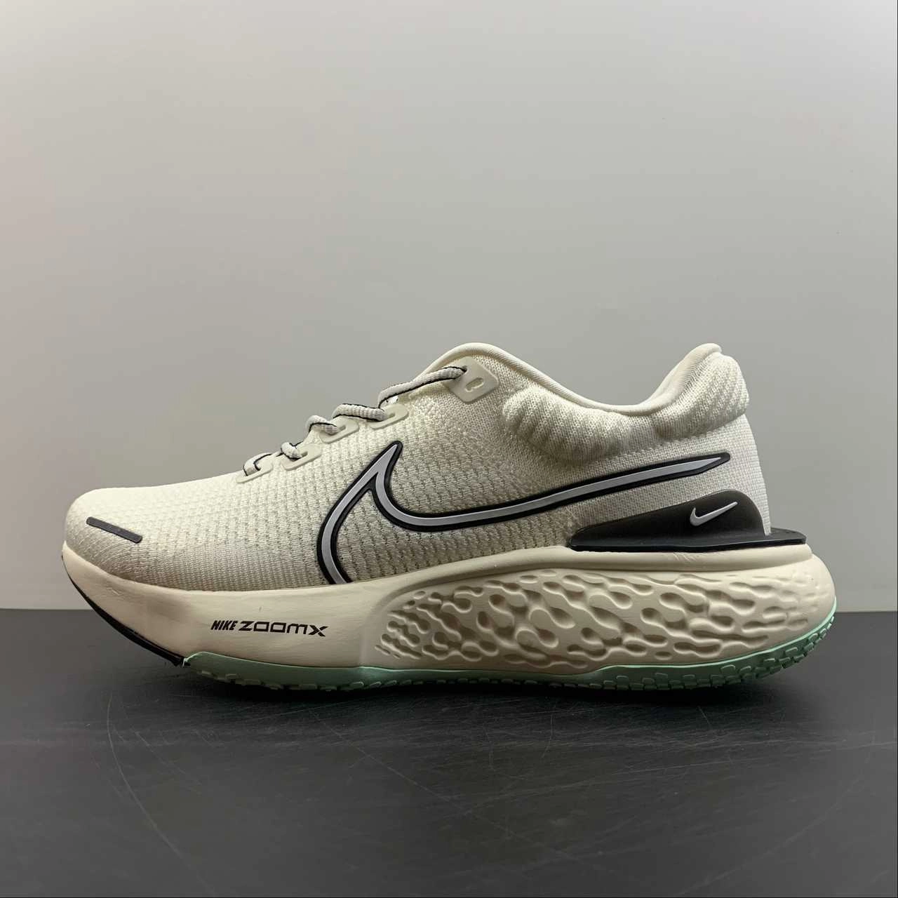 ZOOMX Invincible Run FK 2 Beige Black DH5425-102 Comfort Qualities Impact zones correspond with anatomical foot structure