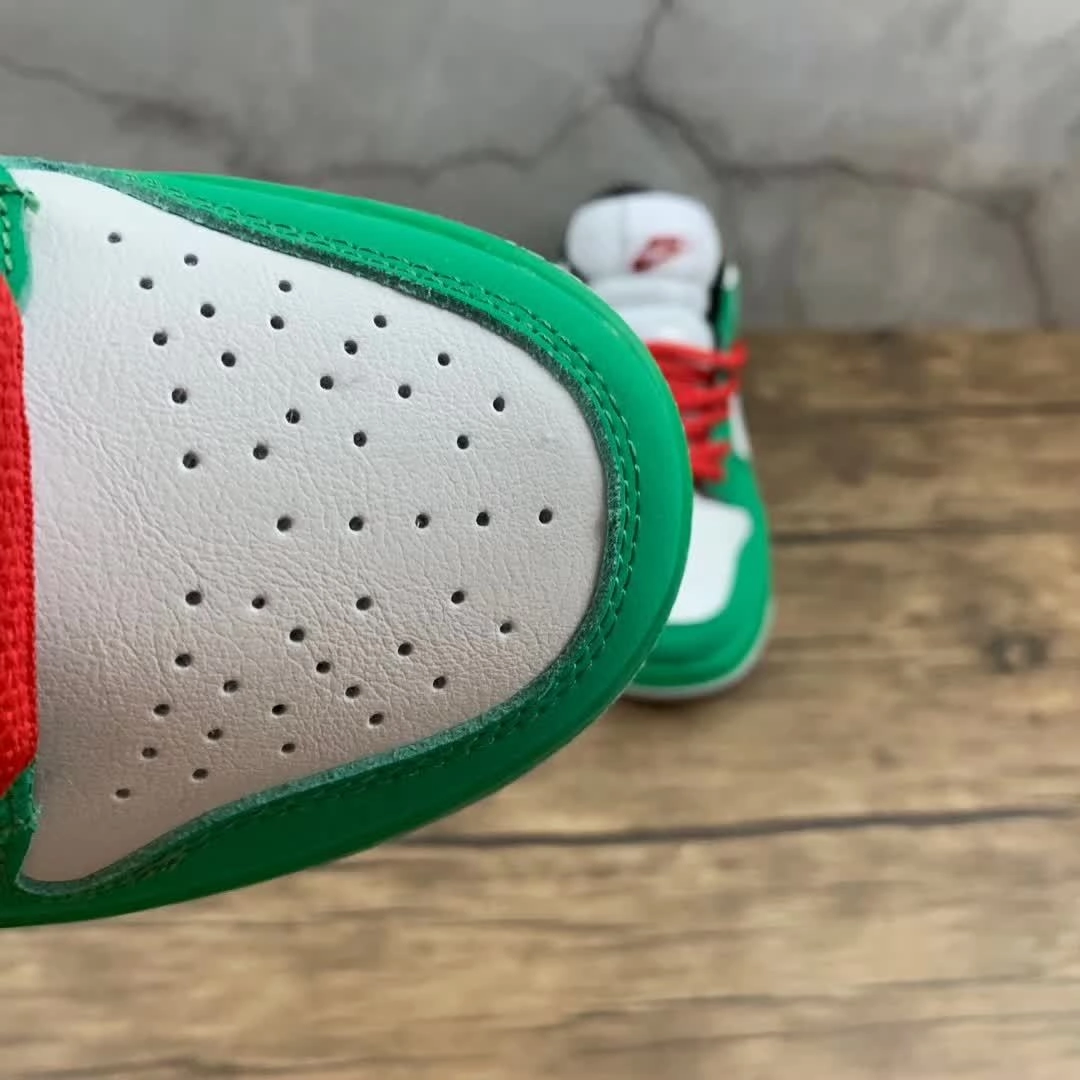SB Dunk Low Heineken Classic Green Black White Red 304292-302 Durable Synthetic Dual Zone Traction