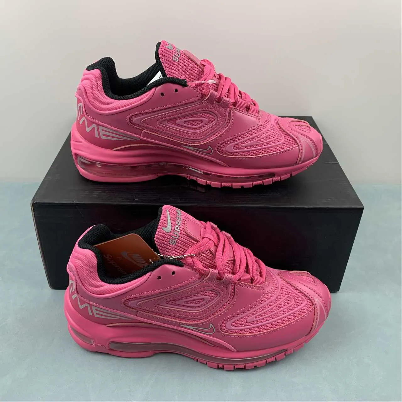 running on soft surface flat - footed shoe accommodation Air Max 98 TL Supreme Pink DR1033-600