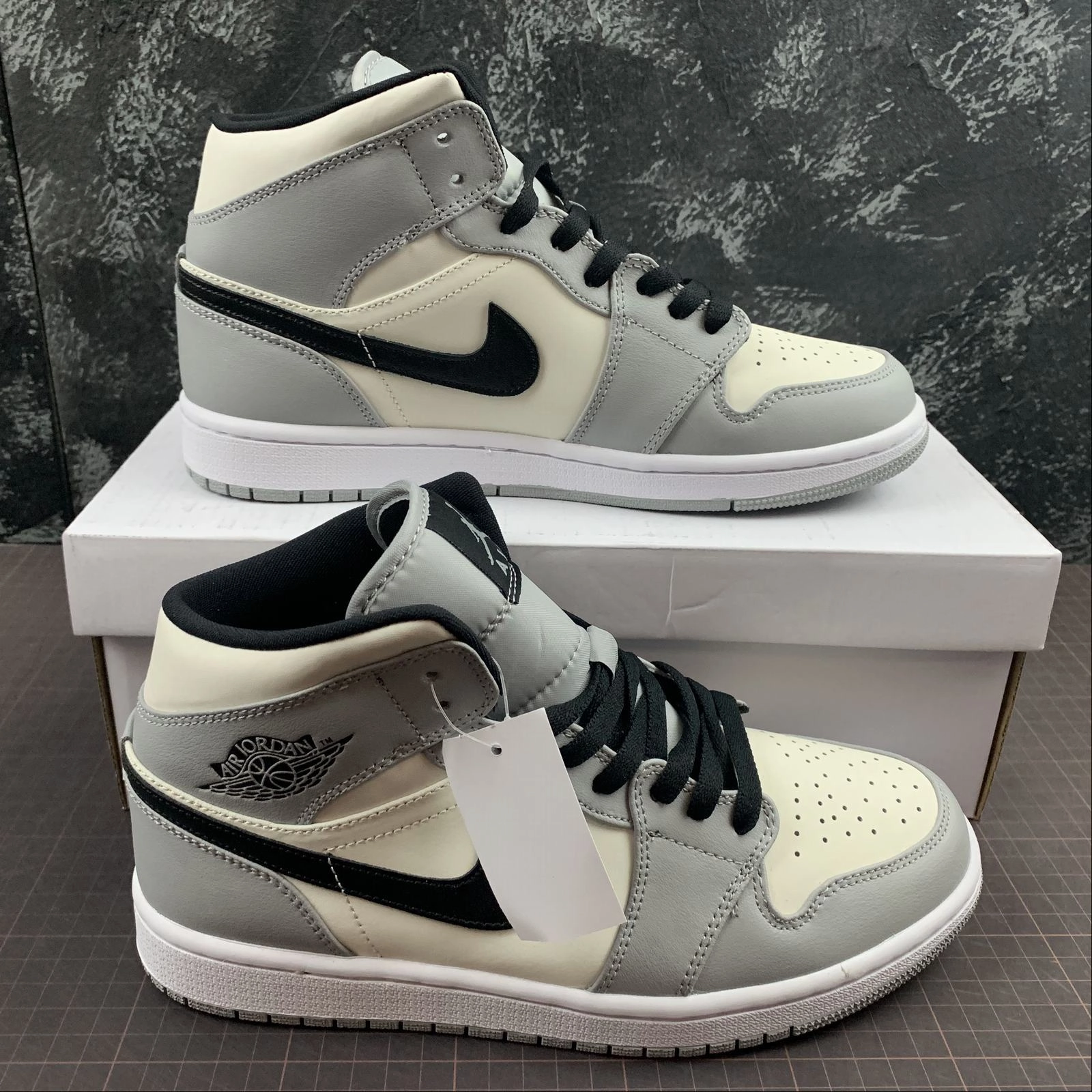 Air Jordan 1 Mid Light Smoke Grey 554724-092 Go Sport High Rebound Insoles