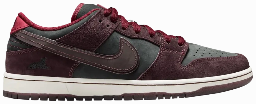 Nike Dunk Low SB Riot Skateshop Mahogany Dark Beetroot Structured chic Lifestyle Trend