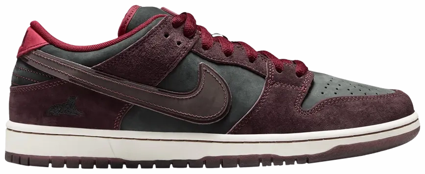 Nike Dunk Low SB Riot Skateshop Mahogany Dark Beetroot Comfortable Front